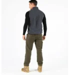 Ανδρικό γιλέκο σπορ και casual Mistral Woolona για πεζοπορία, ταξίδια και καθημερινή χρήση.